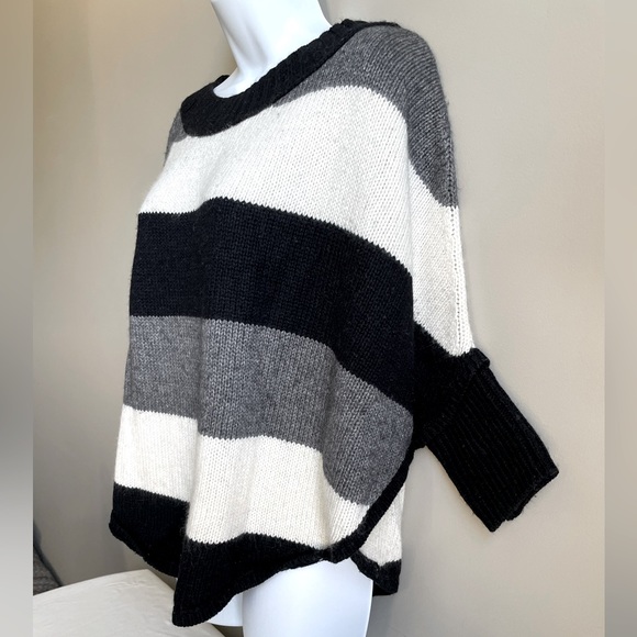 ‼️SALE‼️$25 Like/Bundle/Offer Loft Worn Once Batwing Poncho Sweater - Picture 6 of 7